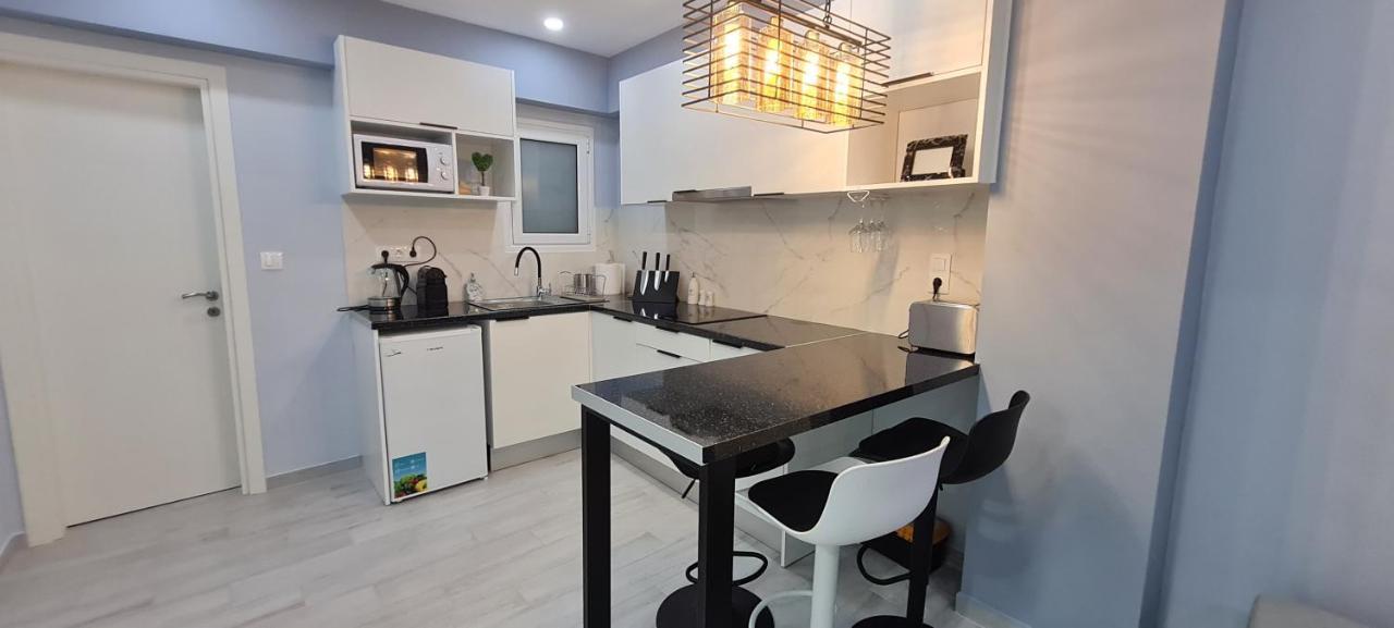 Cozy Apartment With Garden Near Town Center, Fully Renovated. Афины Экстерьер фото