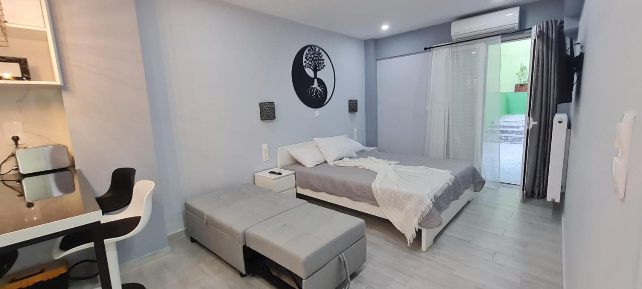 Cozy Apartment With Garden Near Town Center, Fully Renovated. Афины Экстерьер фото